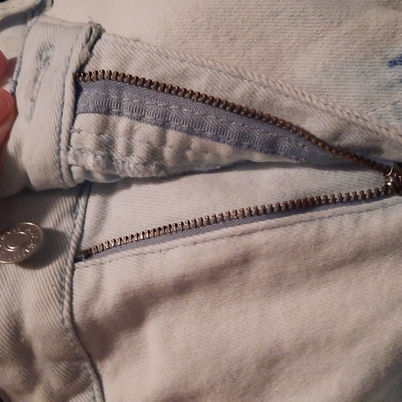 AVA VIV Tye Dye Midi Denim Shorts Raw Hem 24W NWT - Picture 5 of 9